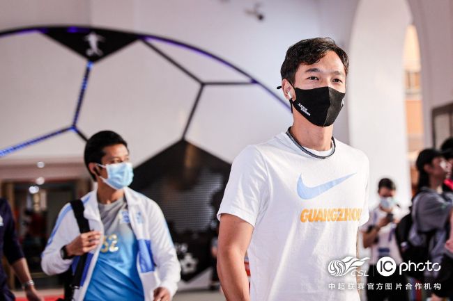 打扑克又疼又叫